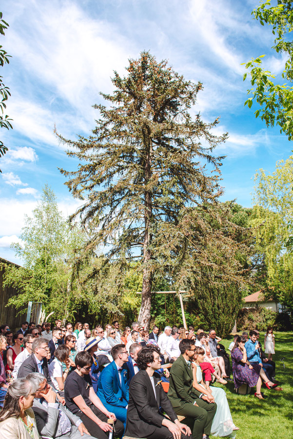 Cérémonie laïque de mariage dans le jardin de la Ferme du Bois la Dame à Festigny dans l’Yonne
