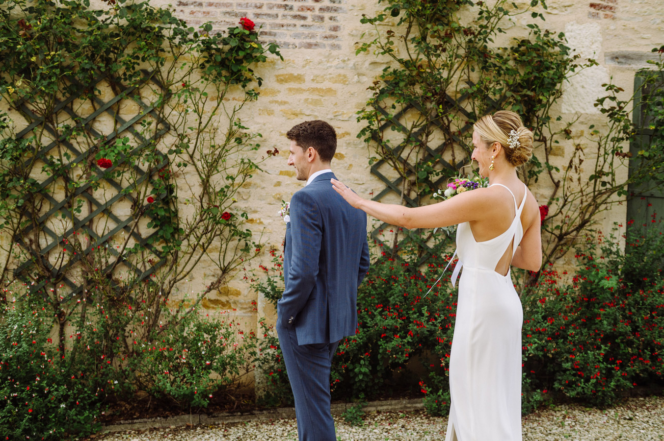 Photographe mariage Bourgogne - premier regard des mariés au jour du mariage
